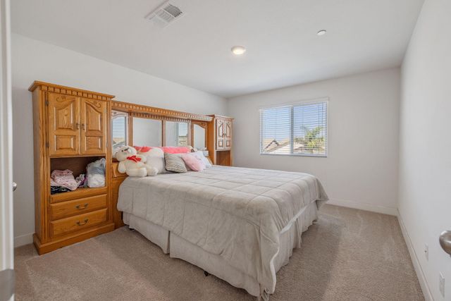 3043 Parks Avenue, Tulare, CA 93274