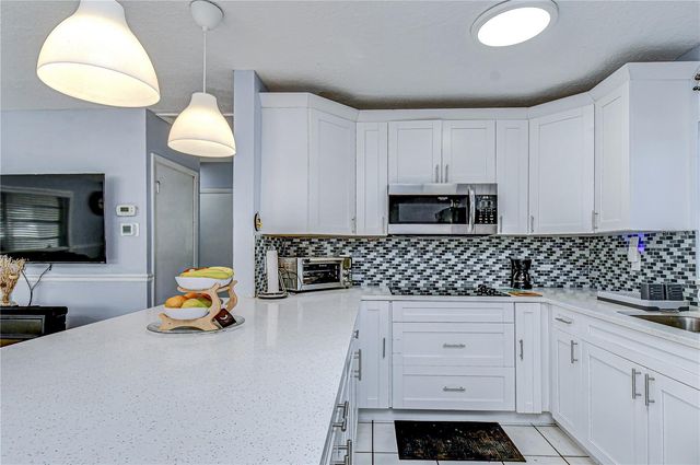 8609 N 29TH STREET, Tampa, FL 33604