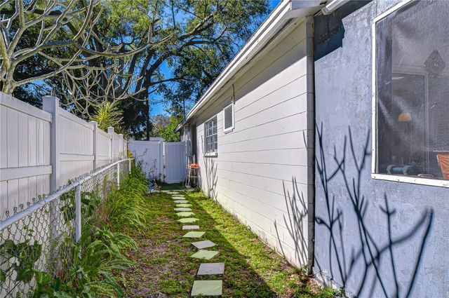 8609 N 29TH STREET, Tampa, FL 33604