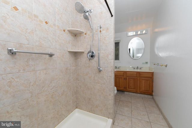 47 HERITAGE RD, Marlton, NJ 08053