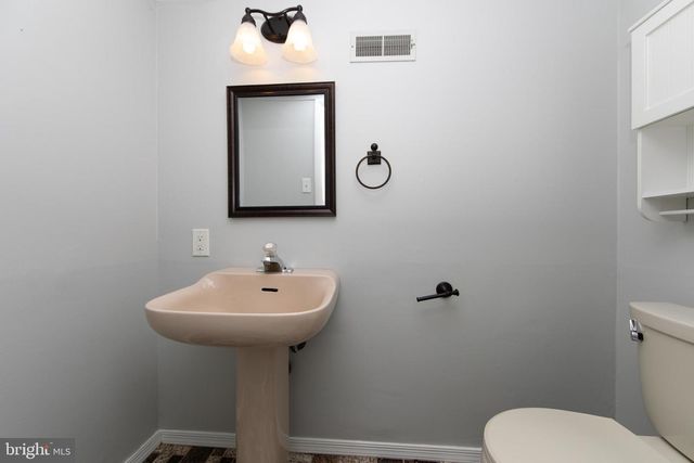 47 HERITAGE RD, Marlton, NJ 08053