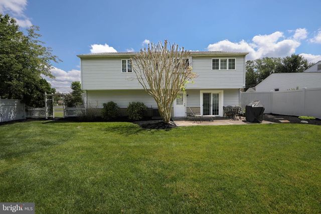 47 HERITAGE RD, Marlton, NJ 08053