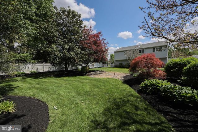 47 HERITAGE RD, Marlton, NJ 08053