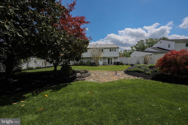 47 HERITAGE RD, Marlton, NJ 08053
