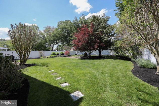 47 HERITAGE RD, Marlton, NJ 08053