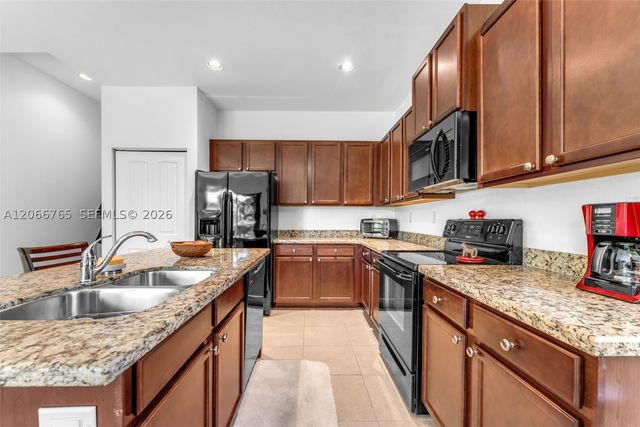 25419 SW 121st Ave, Homestead, FL 33032
