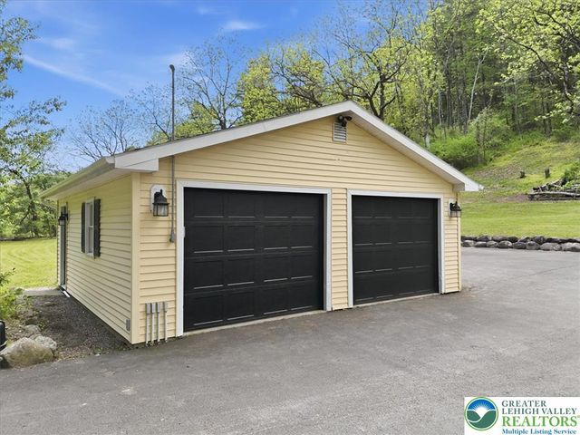 299 Brick Church Road, Hamilton Twp, PA 18353