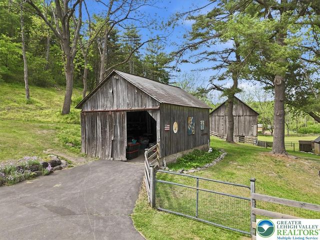 299 Brick Church Road, Hamilton Twp, PA 18353