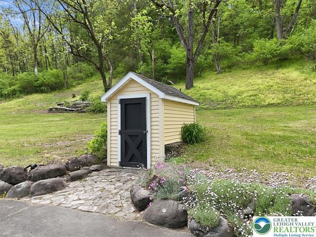 299 Brick Church Road, Hamilton Twp, PA 18353