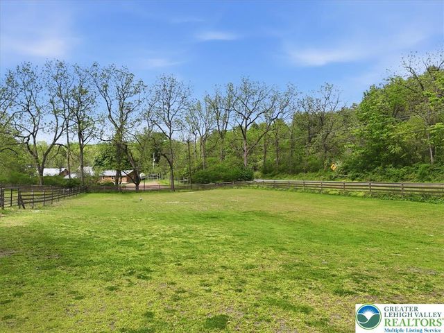 299 Brick Church Road, Hamilton Twp, PA 18353