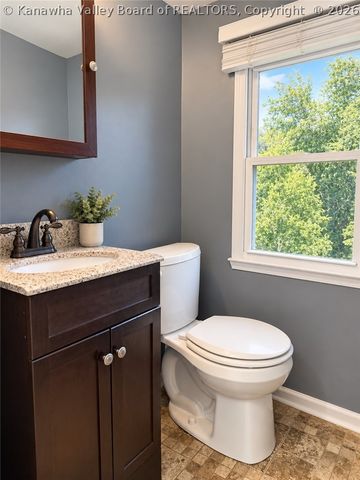 657 Forest Circle, South Charleston, WV 25303