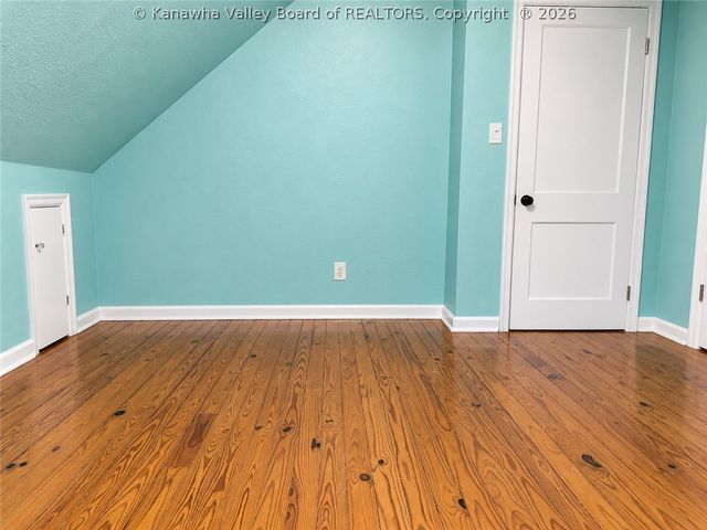 657 Forest Circle, South Charleston, WV 25303