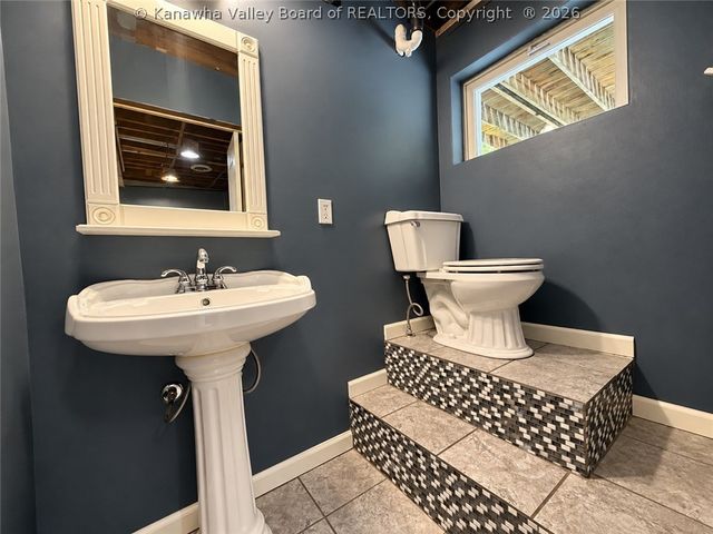 657 Forest Circle, South Charleston, WV 25303