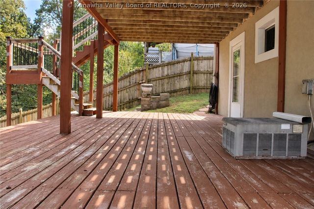657 Forest Circle, South Charleston, WV 25303