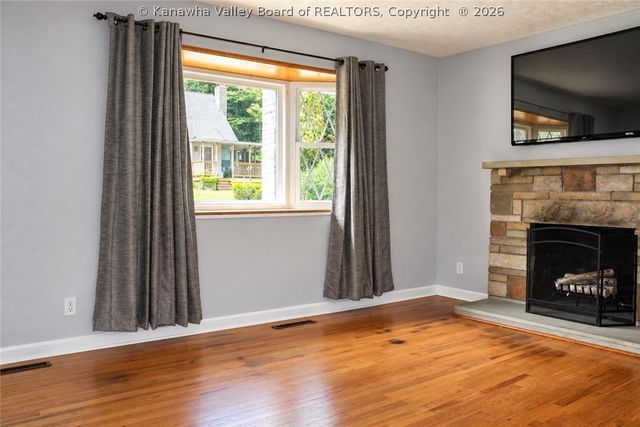 657 Forest Circle, South Charleston, WV 25303