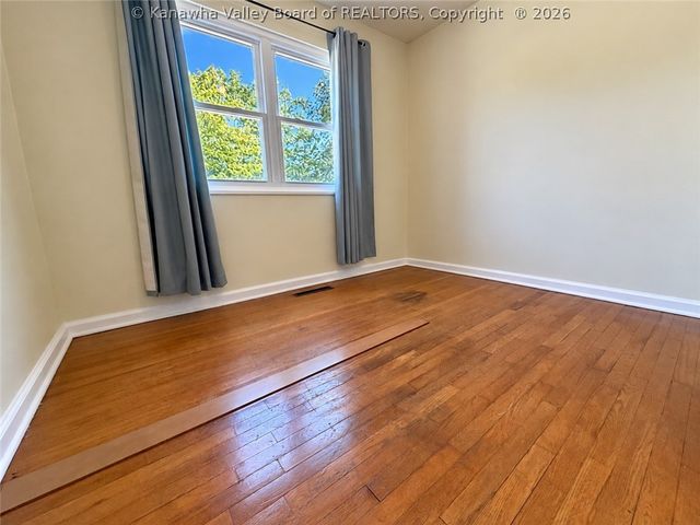 657 Forest Circle, South Charleston, WV 25303