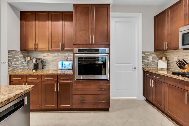 8915 W Watercrest Cir W, Parkland, FL 33076