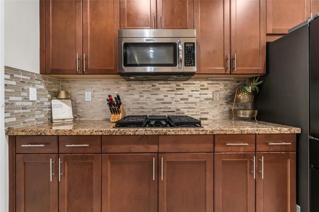 8915 W Watercrest Cir W, Parkland, FL 33076