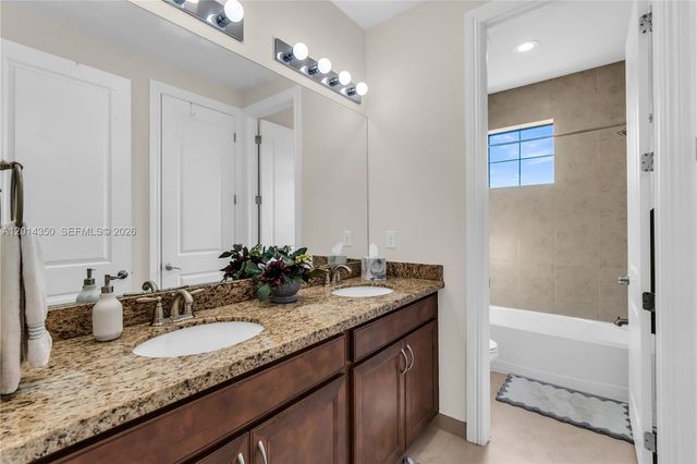 8915 W Watercrest Cir W, Parkland, FL 33076