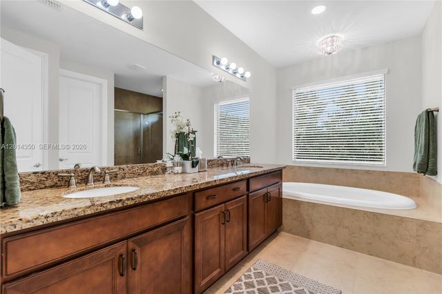 8915 W Watercrest Cir W, Parkland, FL 33076