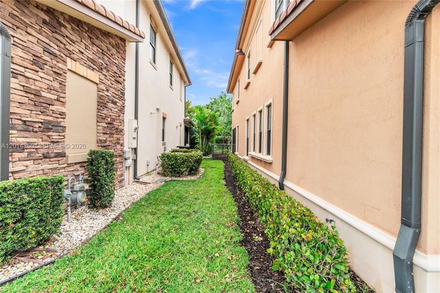 8915 W Watercrest Cir W, Parkland, FL 33076