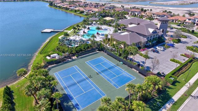 8915 W Watercrest Cir W, Parkland, FL 33076