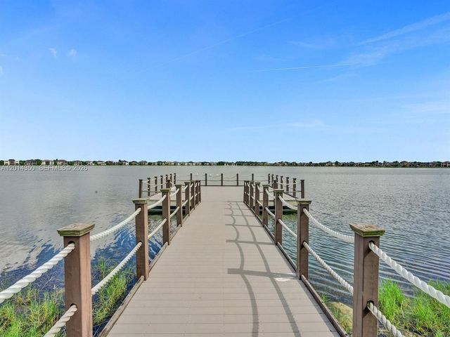 8915 W Watercrest Cir W, Parkland, FL 33076