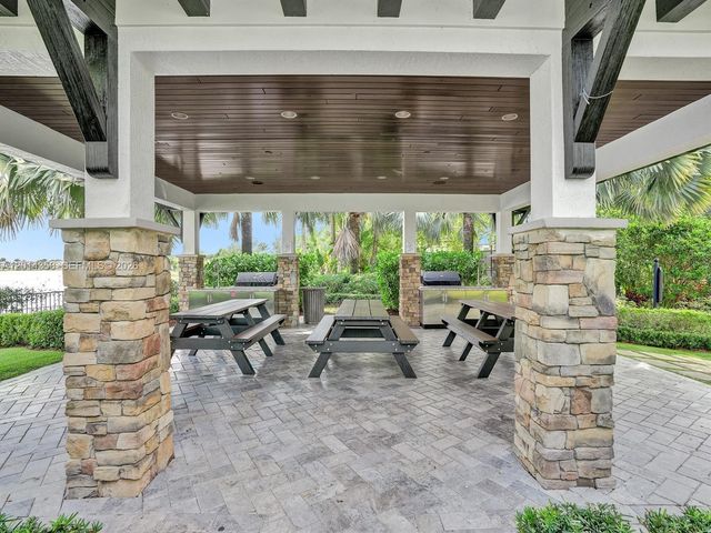 8915 W Watercrest Cir W, Parkland, FL 33076