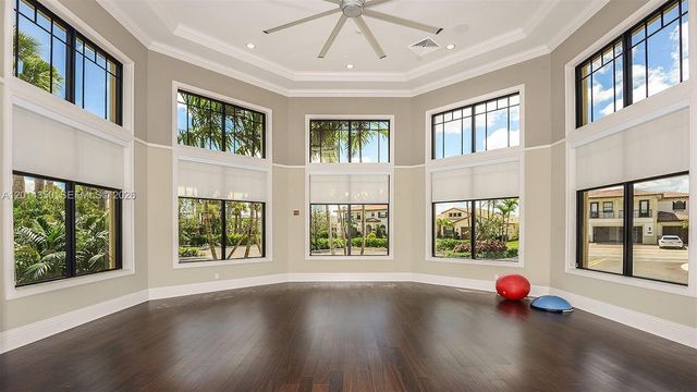 8915 W Watercrest Cir W, Parkland, FL 33076