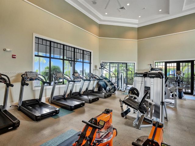 8915 W Watercrest Cir W, Parkland, FL 33076