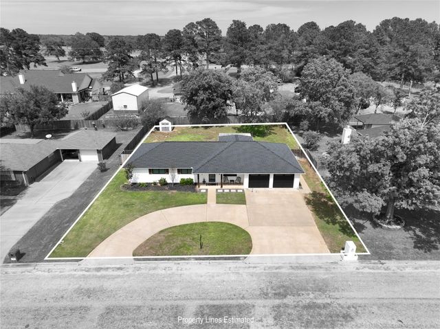 207 Briar Ridge Drive, Bellville, TX 77418
