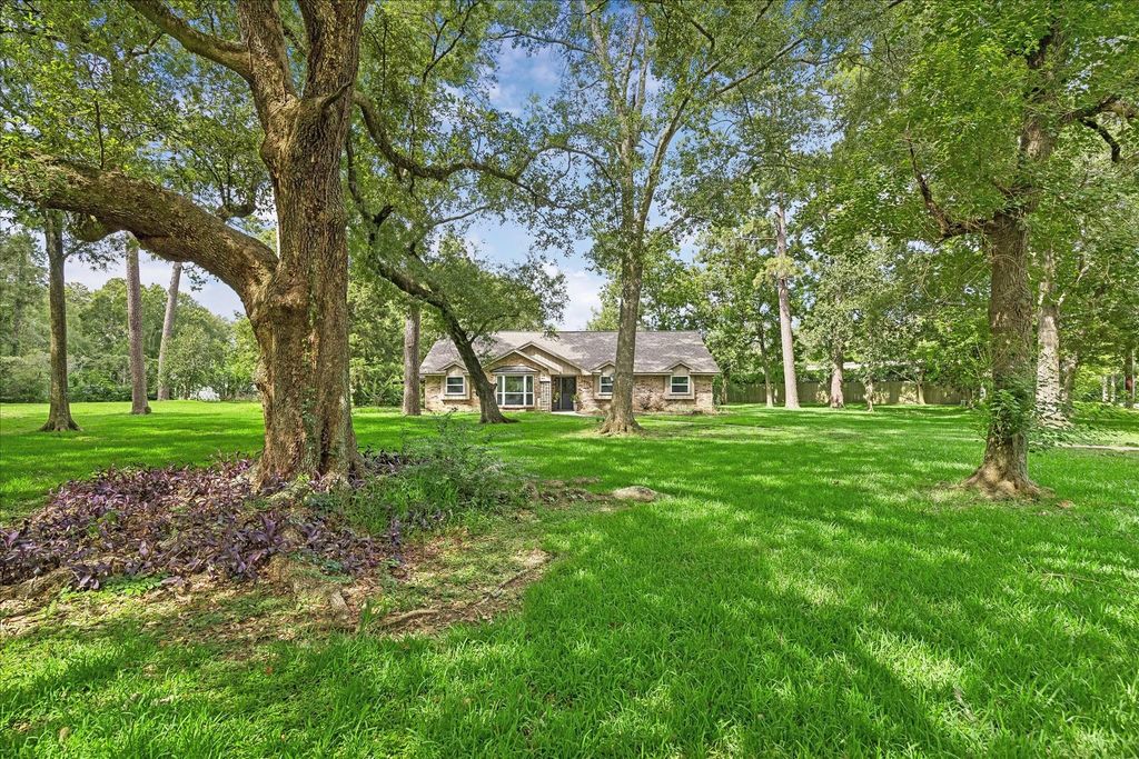 1311 Forest Cove Drive, Kingwood, TX 77339
