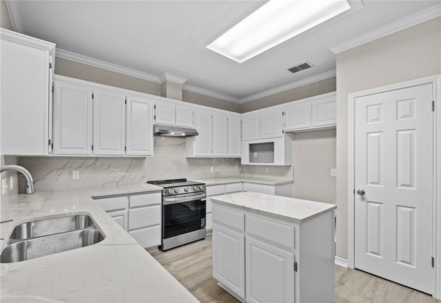 6405 Hunt Dr, Corpus Christi, TX 78413