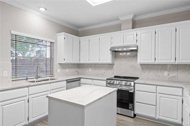 6405 Hunt Dr, Corpus Christi, TX 78413