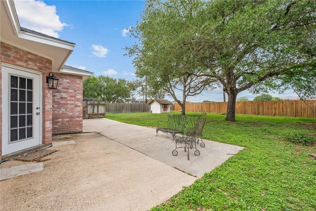 6405 Hunt Dr, Corpus Christi, TX 78413