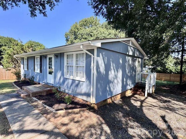 99 N Mcginnis Place, Mount Holly, NC 28120