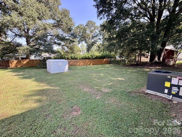 99 N Mcginnis Place, Mount Holly, NC 28120