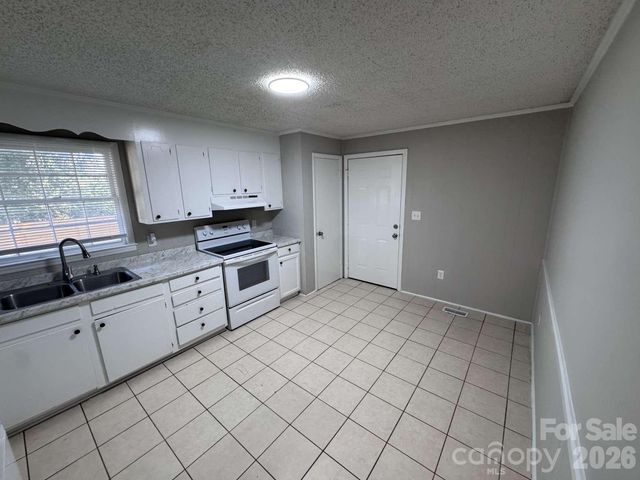 99 N Mcginnis Place, Mount Holly, NC 28120