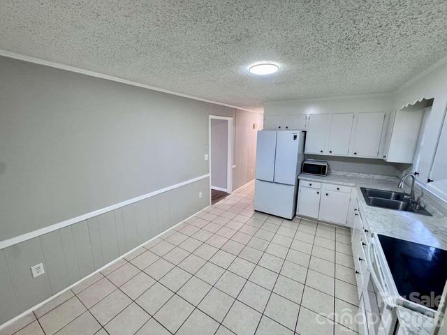 99 N Mcginnis Place, Mount Holly, NC 28120