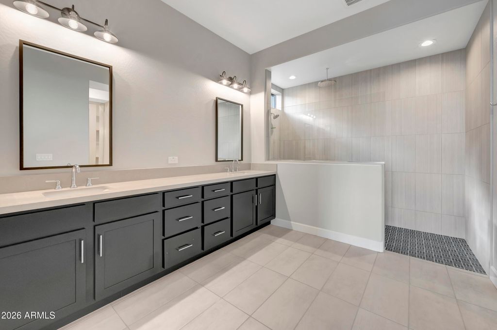 Image 11 of property listing at 32435 N 135TH Drive, Peoria, AZ 85383