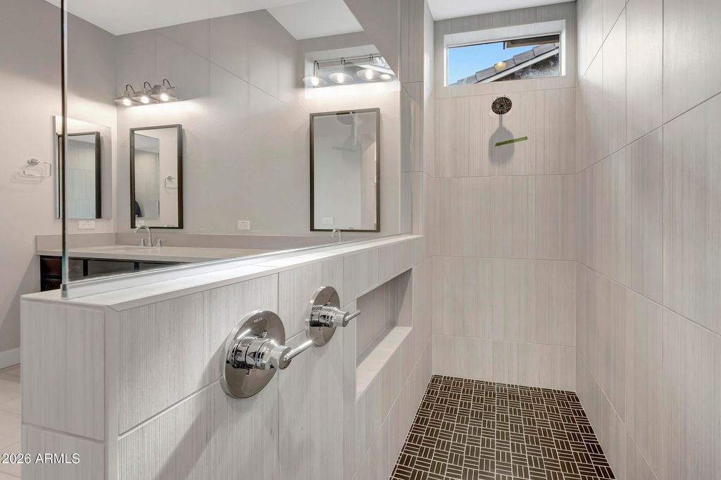 Image 13 of property listing at 32435 N 135TH Drive, Peoria, AZ 85383