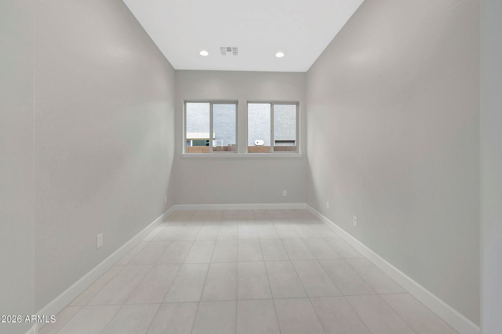 Image 16 of property listing at 32435 N 135TH Drive, Peoria, AZ 85383