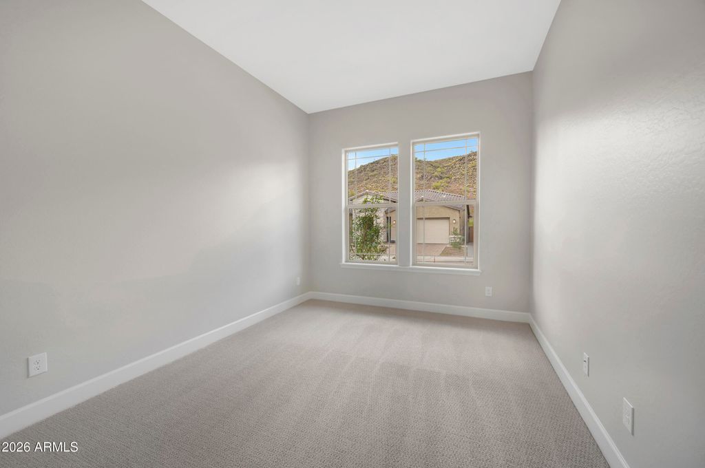 Image 19 of property listing at 32435 N 135TH Drive, Peoria, AZ 85383