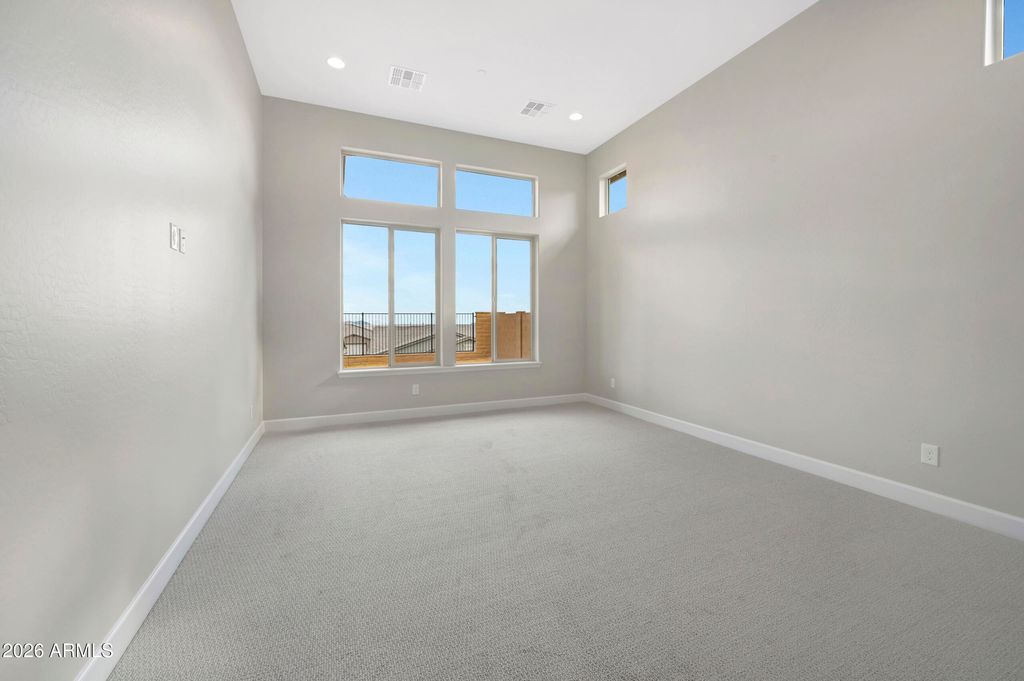 Image 9 of property listing at 32435 N 135TH Drive, Peoria, AZ 85383