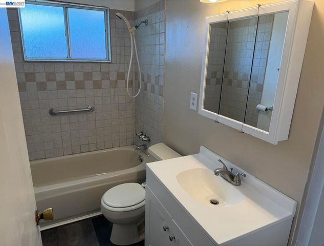 27741 Havana Ave, Hayward, CA 94544