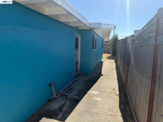 27741 Havana Ave, Hayward, CA 94544