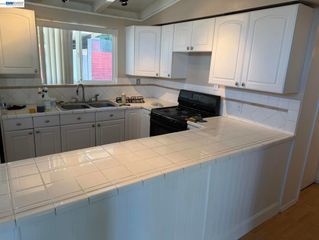 27741 Havana Ave, Hayward, CA 94544