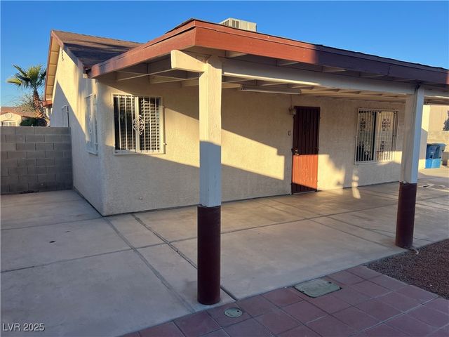 4231 Riverstone Avenue, Las Vegas, NV 89115
