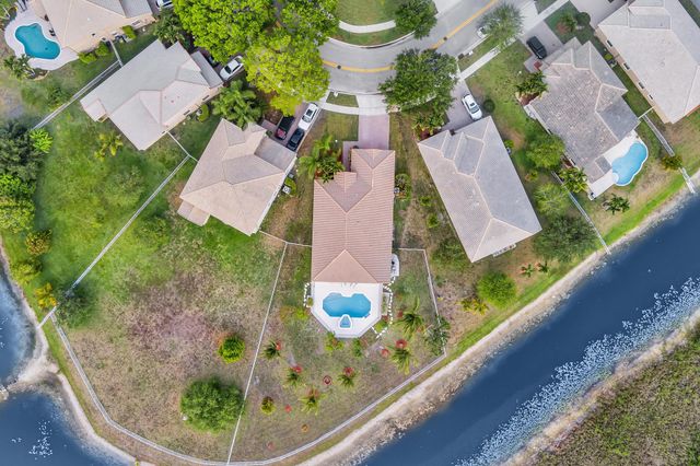 1688 NW 144th Way, Pembroke Pines, FL 33028