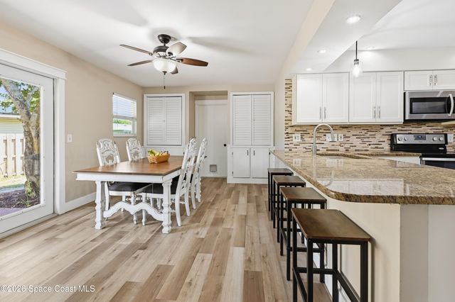 590 Auf Court NW, Palm Bay, FL 32907